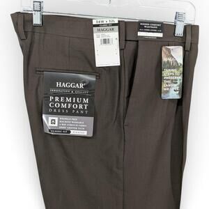 Haggar Men's Premium Classic-Fit Stretch Pleated Dress Pants Brown 34 x 32